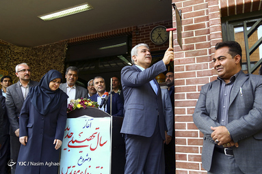 زنگ اول مهر ۹۸ در مدرسه کمال تهران با حضور سورنا ستاری، معاون علمی ریئس جمهور