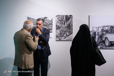 رونمایی از کتاب مصور عکاسان جنگ، ساسان مویدی