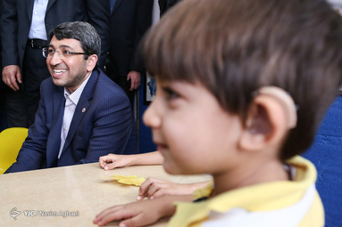 بازدید وحید قبادی دانا، رییس سازمان بهزیستی کشور از کودکان ناشنوای مدرسه پژواک