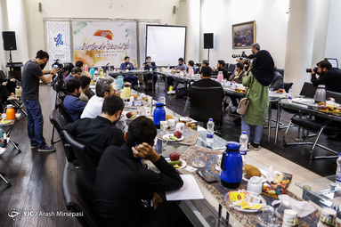 نشست مستندسازان جبهه فرهنگی انقلاب در عرصه اربعین