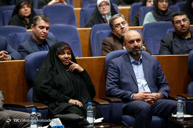 آئین تجلیل از خبرنگاران برون‌مرزی