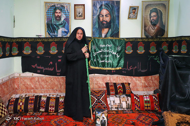 خادم الزوار اربعین/ عبدالزهرا میزبان زوار حسین در مسیر قورنه، میزبان زائران اربعین