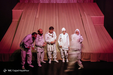نمایش امیرکبیر