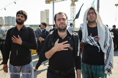 اولین سلام/ روایتی از اولین سلام و نگاه بر گنبد بارگاه مطهر سیدالشهدا و علمدار کربلا در روی پل میثم تمار