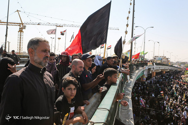 اولین سلام/ روایتی از اولین سلام و نگاه بر گنبد بارگاه مطهر سیدالشهدا و علمدار کربلا در روی پل میثم تمار