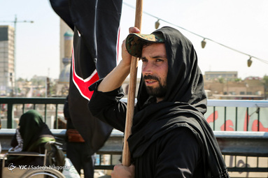 اولین سلام/ روایتی از اولین سلام و نگاه بر گنبد بارگاه مطهر سیدالشهدا و علمدار کربلا در روی پل میثم تمار