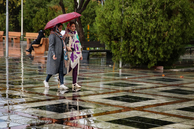 بارش باران پائیزی در تهران