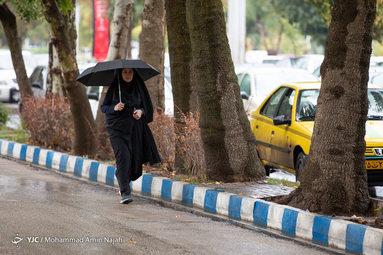 ترنم باران پائیزی در همدان