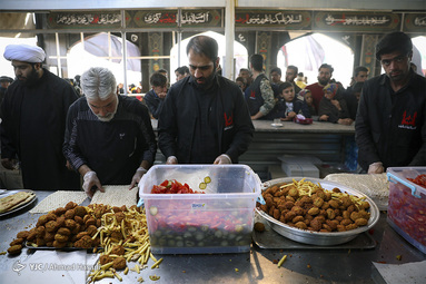 در مسیر حرم امام مهربانی