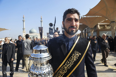 دسته عزاداری خادمین حرم حضرت معصومه(س) در سالروز شهادت امام رضا(ع)
