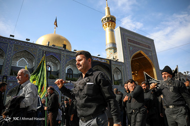 عزاداری روز شهادت امام رضا (علیه السلام) در حرم مطهر رضوی