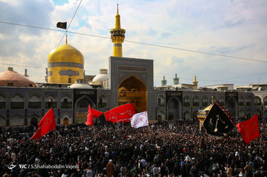 عزاداری روز شهادت امام رضا (علیه السلام) در حرم مطهر رضوی