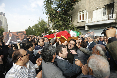 مراسم تشییع پیکر اعظم طالقانی