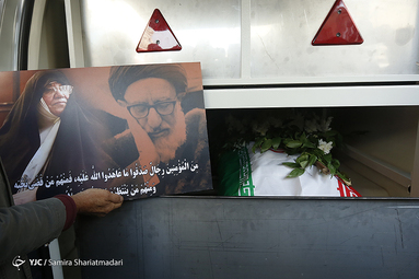 مراسم تشییع پیکر اعظم طالقانی
