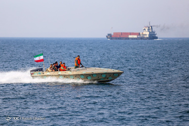 سربازان پاسگاه مرزی دریایی هندورابی در خلیج فارس