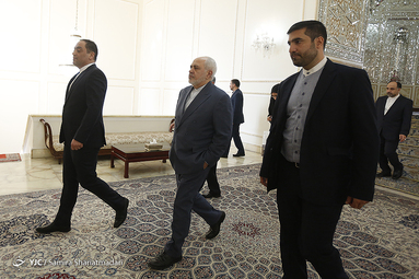 دیدار خداحافظی سفیر پاکستان با  ظریف