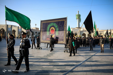 عزاداری خادمین حرم امام رضا (ع) در روز شهادت امام عسکری