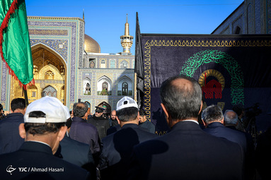 عزاداری خادمین حرم امام رضا (ع) در روز شهادت امام عسکری