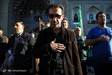 عزاداری خادمین حرم امام رضا (ع) در روز شهادت امام عسکری