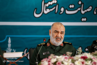 بازدید سردار سلامی فرمانده کل سپاه از مرکز معتادان متجاهر