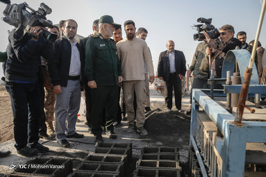 بازدید سردار سلامی فرمانده کل سپاه از مرکز معتادان متجاهر