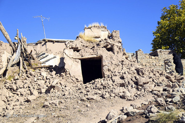 خسارات زلزله در روستای ورنکش