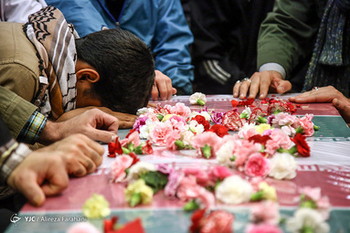 تشییع پیکر بسیجی شهید محمدمهدی رضوان
