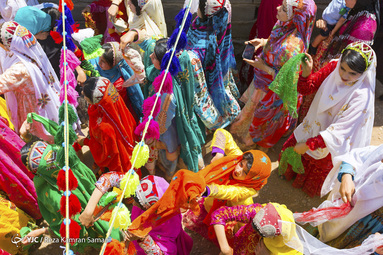 جشنواره رنگ‌ها در عروسی بختیاری