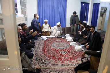 عمامه گذاری طلاب در قم