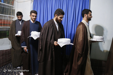 عمامه گذاری طلاب در قم