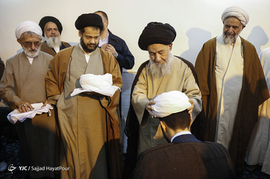 عمامه گذاری طلاب در قم