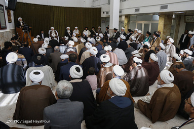 عمامه گذاری طلاب در قم