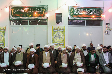 عمامه گذاری طلاب در قم