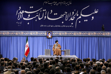 دیدار جمعی از تولیدکنندگان، کارآفرینان و فعالان اقتصادی با رهبر معظم انقلاب