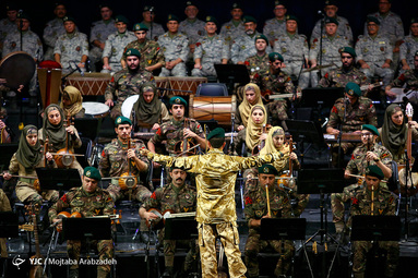 کنسرت «سرو‌ها ایستاده می‌میرند»