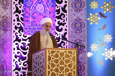 مراسم اهدای جایزه فرج الله سلحشور در قزوین