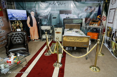 بازدید سردار سلامی از نمایشگاه پیشگامان گام دوم انقلاب