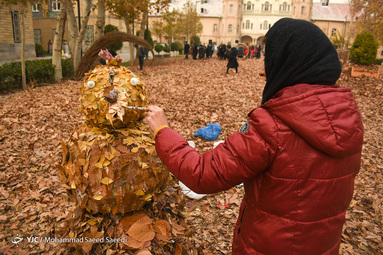سومین جشنواره پاییز برگ در میدان تاریخی مشق، درحال برگزاری است