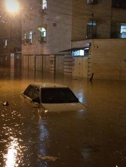 آبگرفتگی منازل مسکونی شهروندان خوزستانی در پی بارش بارن های سیل آسا