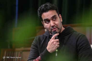 پوریا پورسرخ در دورهمی بازیگران سریال از سرنوشت
