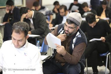 برگزاری آزمون داطلبان اخذ پروانه وکالت در همدان