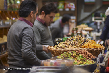 در تکاپوی خرید شب یلدا