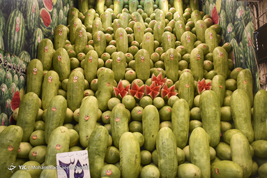 در تکاپوی خرید شب یلدا