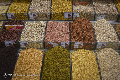 در تکاپوی خرید شب یلدا