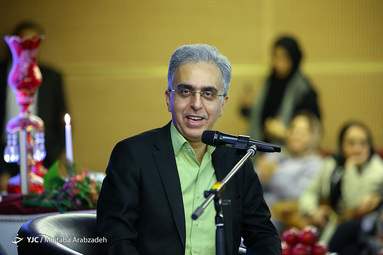 دورهمی یلدایی در برج میلاد