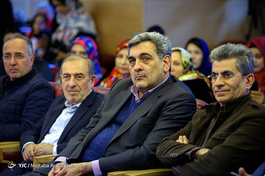 دورهمی یلدایی در برج میلاد
