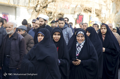 تشییع پیکر مادر شهیدان «جنگروی» در مقابل مسحدد خداداد تهران