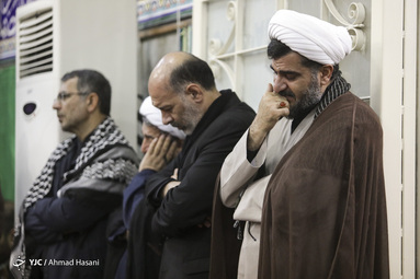 مراسم بزرگداشت شهادت سردار سلیمانی در حرم حضرت زینب (س) در حومه دمشق