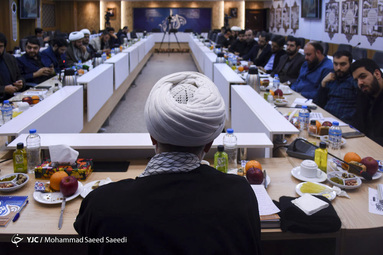 نشست ستایشگران جوان اهل بیت با حضور مداحان جوان تهران
