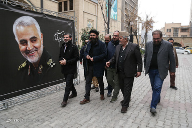 مراسم تجدید عهد هنرمندان با سردار قاسم سلیمانی